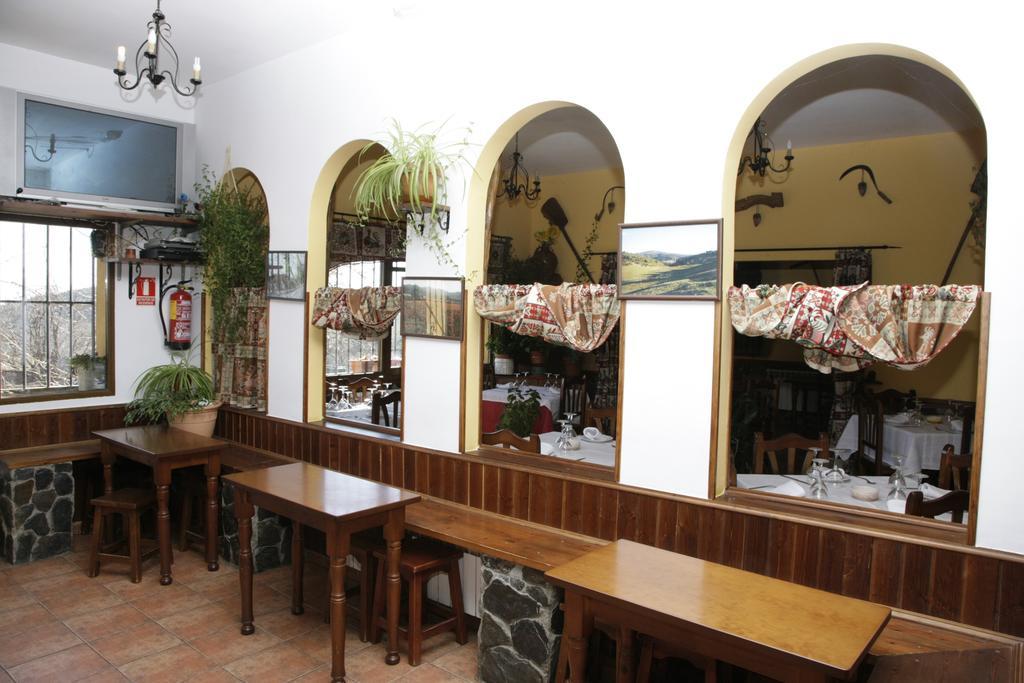Hostal Restaurante Alto Rey Arroyo de las Fraguas Exterior photo
