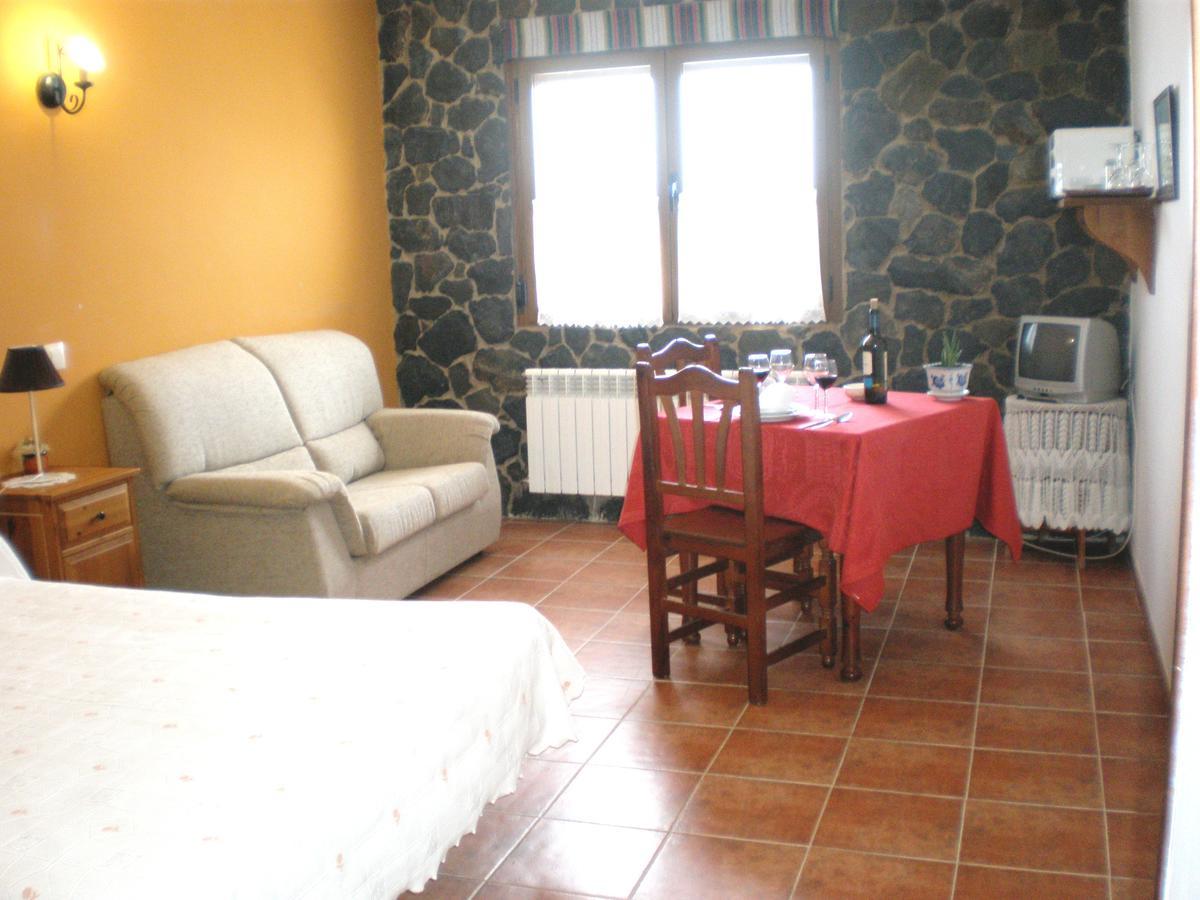 Hostal Restaurante Alto Rey Arroyo de las Fraguas Exterior photo